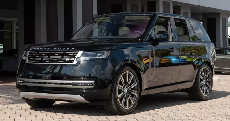 Why Choose the 2023 Range Rover in Naples, Florida